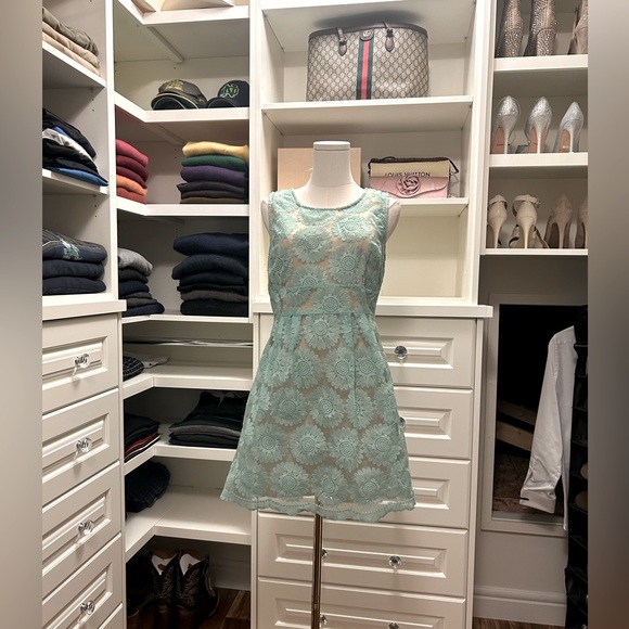 Midnight Doll embroidered organza - Picture 1 of 3